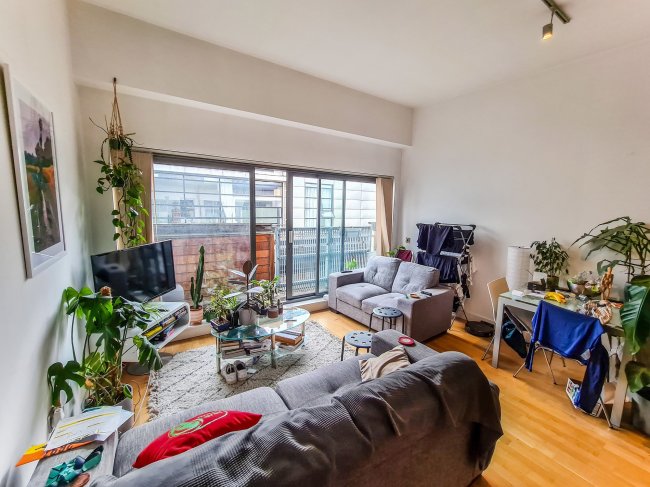 Apt 501, 6 Oldham Road, Manchester, M4 5DB
 7