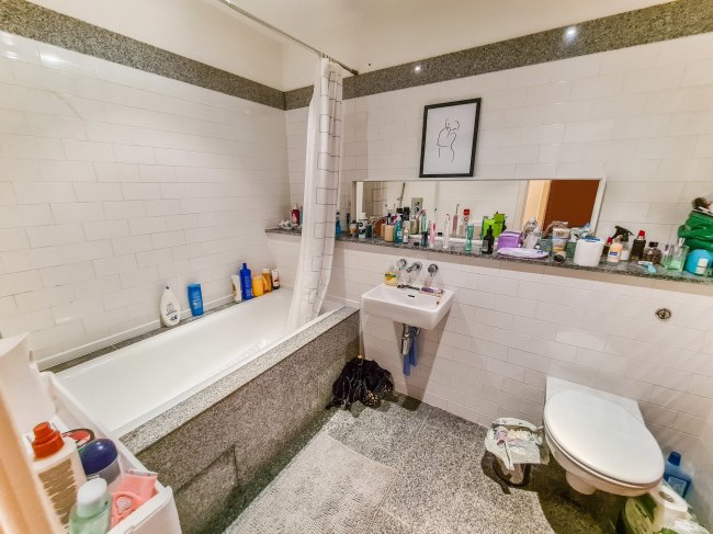 Apt 511, 6 Oldham Road, Manchester, M4 5DB
 9