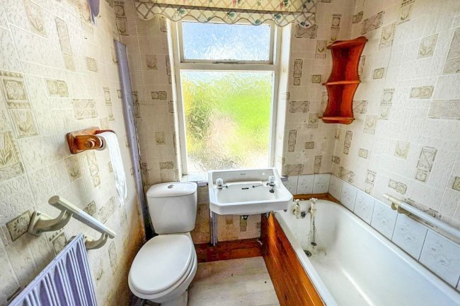 100 Windy Arbor Road, Whiston, Prescot, Merseyside, L35 3SG
 4