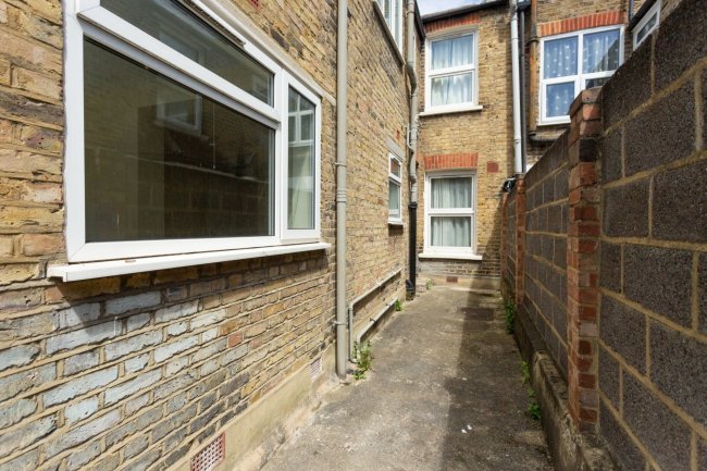 Ground Floor Flat, 118 Brewery Road, Plumstead, London, SE18 1NG
 6