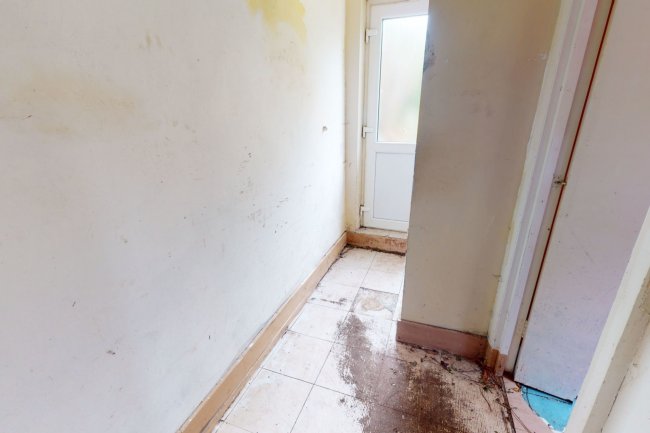 Flat A, 110 Nithdale Road,  Plumstead, London, SE18 3PD
 7