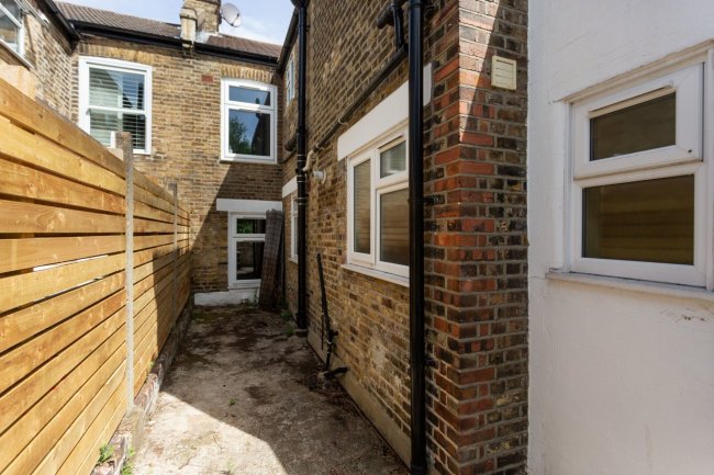 Flat A, 110 Nithdale Road,  Plumstead, London, SE18 3PD
 7