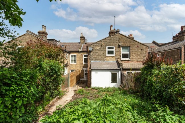 Flat A, 110 Nithdale Road,  Plumstead, London, SE18 3PD
 7