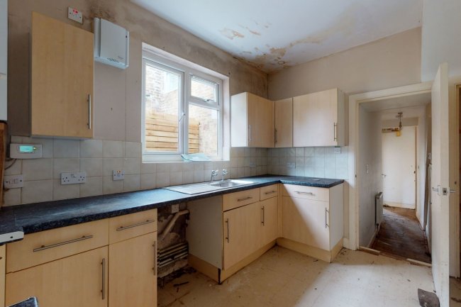 Flat A, 110 Nithdale Road,  Plumstead, London, SE18 3PD
 7