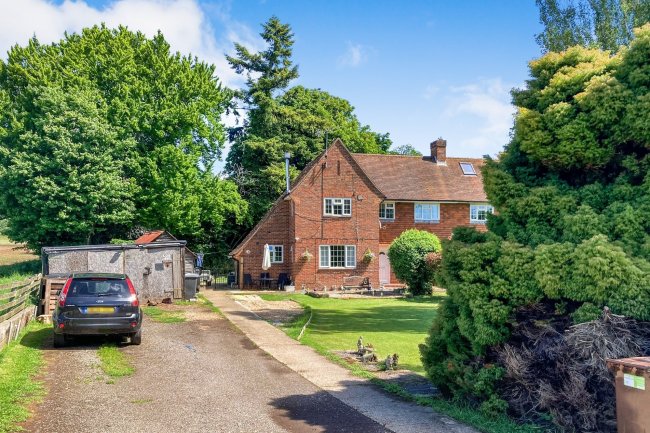 115 Bunstead Cottage, Hursley, Winchester, Hampshire SO21 2LQ
 8