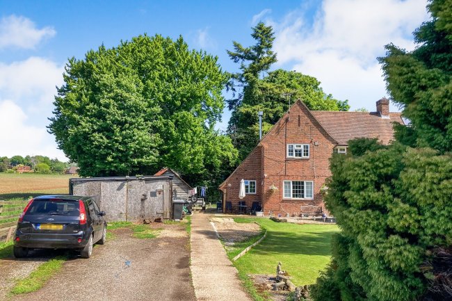 115 Bunstead Cottage, Hursley, Winchester, Hampshire SO21 2LQ
 8