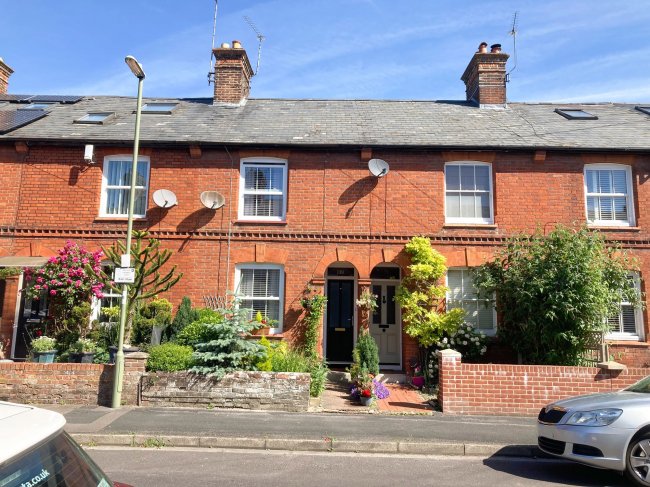 19 St Catherines Road, Winchester, Hampshire SO23 0PP
 9