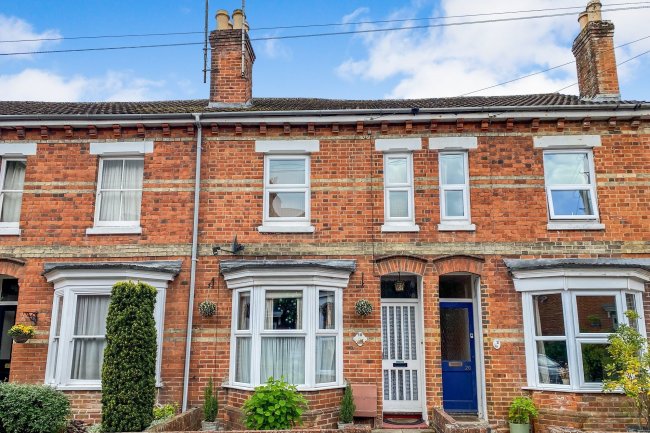 18 Leonard Cottages, Linden Road,  Romsey, Hampshire SO51 8DB
 4