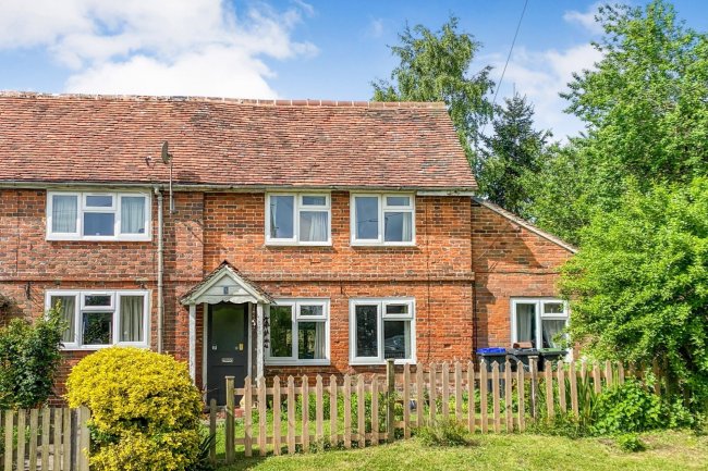 3 Bushey Cottage, Romsey Road, Salisbury, Wiltshire SP5 2SD
 2