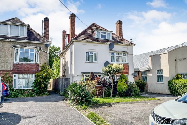 Flat 2, 8 Alum Chine Road, Bournemouth, Dorset BH4 8DX
 4