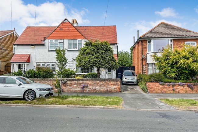 23 Iford Lane, Bournemouth, Dorset BH6 5RD
 5