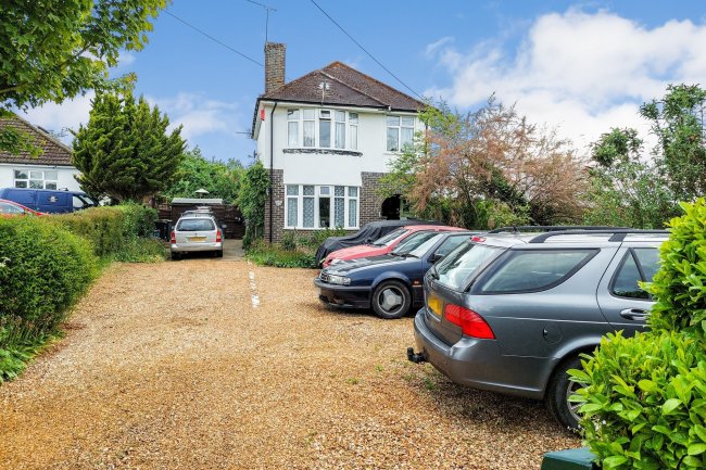 Newton Villa, Blandford Road, Sturminster Marshall, Wimborne, Dorset BH21 4AF
 6