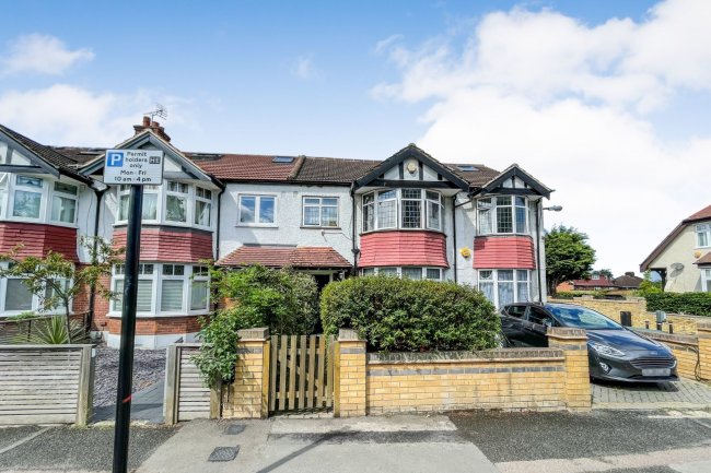 30 Beacontree Avenue, Walthamstow, London E17 4BT 1