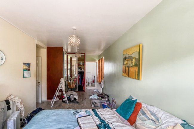 30 Beacontree Avenue, Walthamstow, London E17 4BT 1