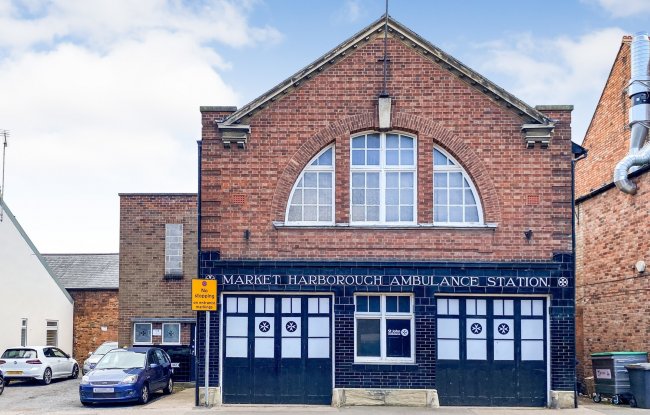 15 Abbey Street, Market Harborough, Leicestershire LE16 9AA
 1