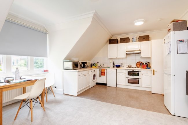 26 Netherhall Gardens, Hampstead, London NW3 5TL 9