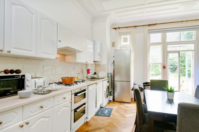 26 Netherhall Gardens, Hampstead, London NW3 5TL 9