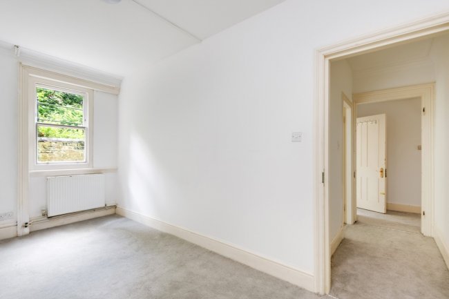 26 Netherhall Gardens, Hampstead, London NW3 5TL 9