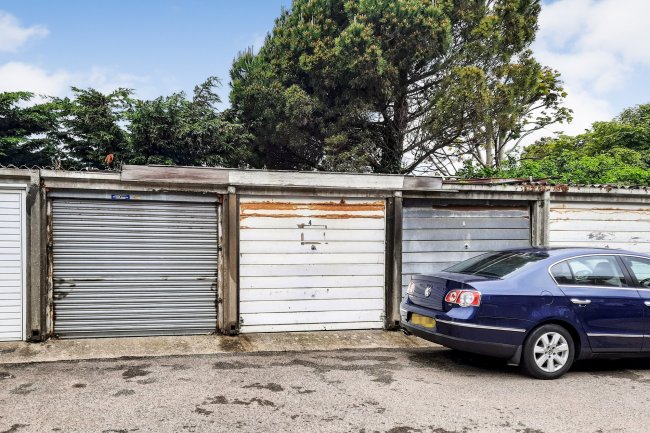 Garage, 4 Wick Parade, Littlehampton, West Sussex BN17 7JQ 5