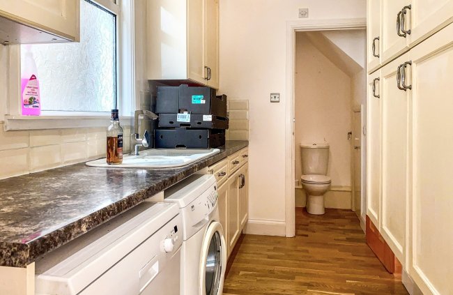 122 Cotterill Road, Surbiton, Surrey KT6 7UL
 1