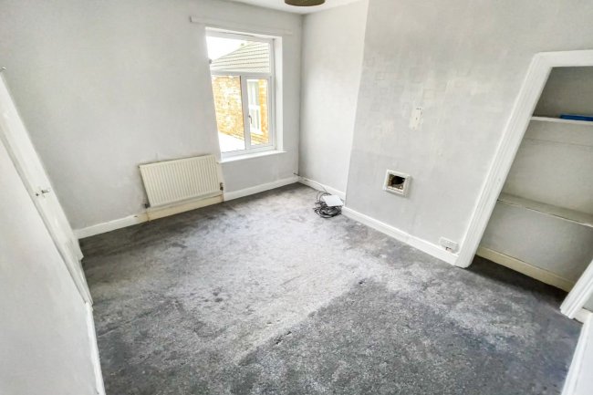 25 Highfield Avenue, Grimsby, North East Lincolnshire, DN32 0JG
 7