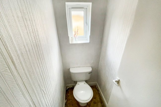 25 Highfield Avenue, Grimsby, North East Lincolnshire, DN32 0JG
 7