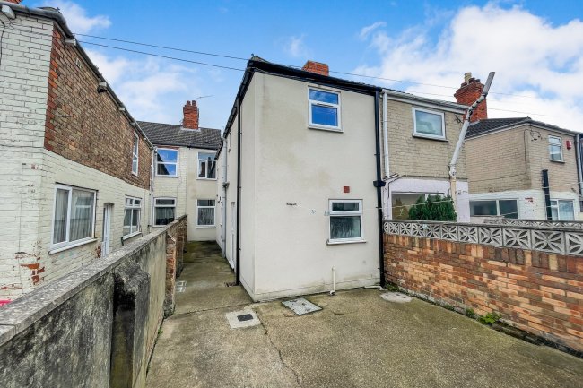 25 Highfield Avenue, Grimsby, North East Lincolnshire, DN32 0JG
 7