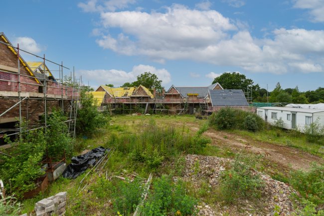 Oakwood, Ongar Road, Pilgrims Hatch, Brentwood, Essex CM15 9SA
 10