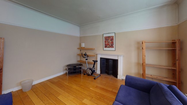 Flat 2, 25 Grove Park Gardens, Chiswick, London W4 3RY
 7