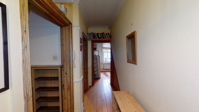 Flat 2, 25 Grove Park Gardens, Chiswick, London W4 3RY
 7