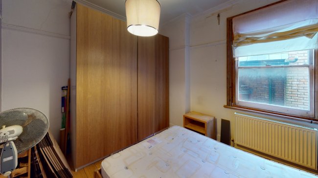 Flat 2, 25 Grove Park Gardens, Chiswick, London W4 3RY
 7