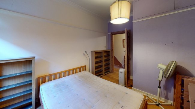 Flat 2, 25 Grove Park Gardens, Chiswick, London W4 3RY
 7