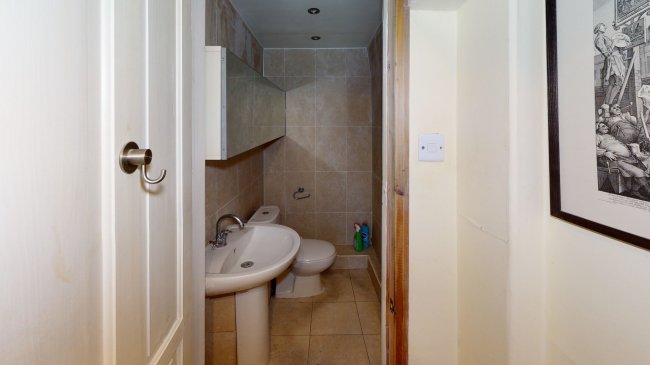 Flat 2, 25 Grove Park Gardens, Chiswick, London W4 3RY
 7