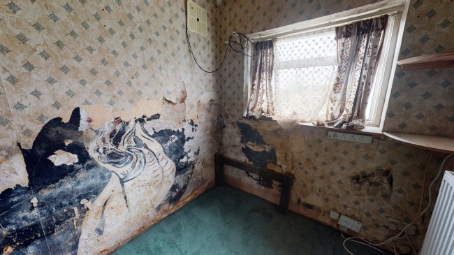 9 Grange Close, Hayes, Middlesex, UB3 2RU
 3