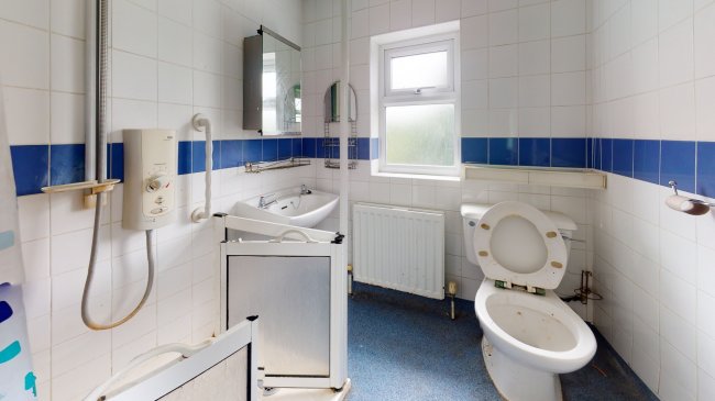 9 Grange Close, Hayes, Middlesex, UB3 2RU
 3