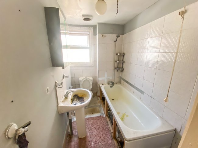 30a Fountain Road, Tooting, London SW17 0HQ 3