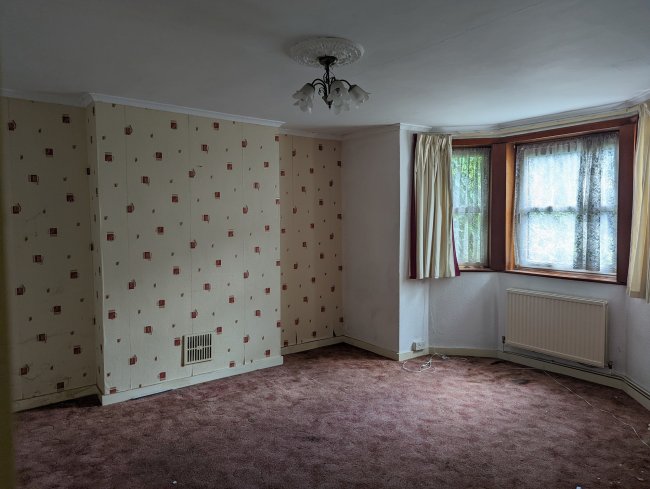 Lower Ground Floor /Basement Flat, 130 Lower Addiscombe Road, Croydon, Surrey CR0 6AE 7