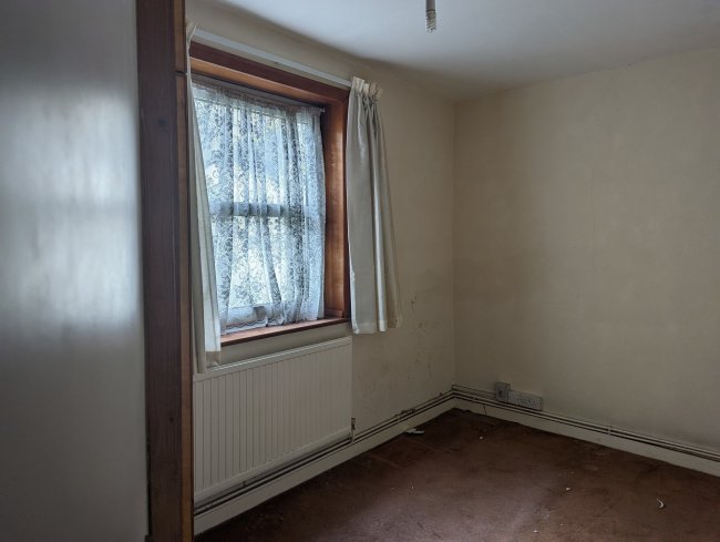 Lower Ground Floor /Basement Flat, 130 Lower Addiscombe Road, Croydon, Surrey CR0 6AE 7