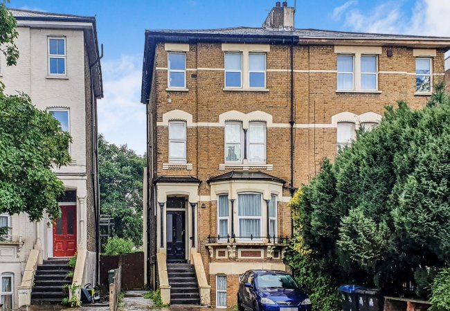 Lower Ground Floor /Basement Flat, 130 Lower Addiscombe Road, Croydon, Surrey CR0 6AE 7