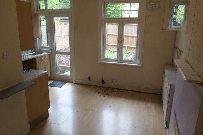 Ground Floor Flat, 20 Beverstone Road, Brixton, London SW2 5AN  3