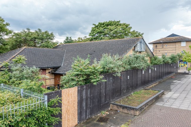 Community Centre, 18 Warwall, Winsor Park, Beckton, London E6 6WG 3