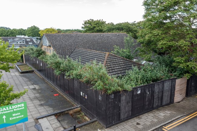 Community Centre, 18 Warwall, Winsor Park, Beckton, London E6 6WG 3