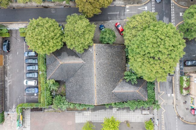 Community Centre, 18 Warwall, Winsor Park, Beckton, London E6 6WG 3