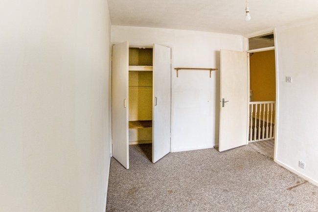 192 Pinewood Park, Farnborough, Hampshire, GU14 9LG 6