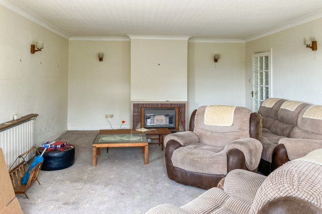 110 Deaconsfield Road, Hemel Hempstead, Hertfordshire HP3 9JA 2