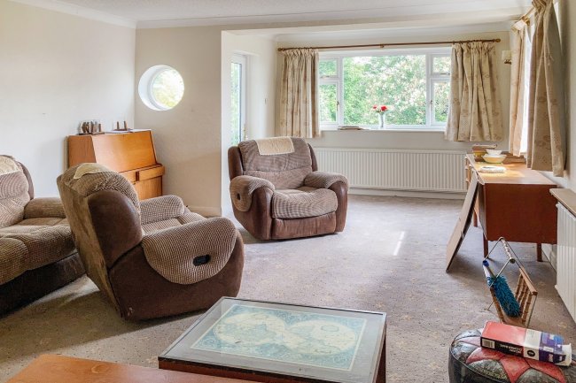 110 Deaconsfield Road, Hemel Hempstead, Hertfordshire HP3 9JA 2