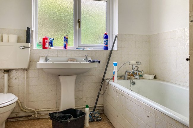 110 Deaconsfield Road, Hemel Hempstead, Hertfordshire HP3 9JA 2