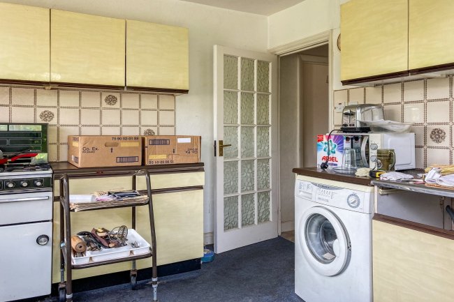 110 Deaconsfield Road, Hemel Hempstead, Hertfordshire HP3 9JA 2