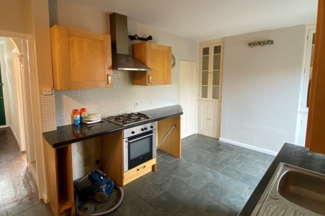 86 Lesbourne Road, Reigate, Surrey RH2 7JX 8