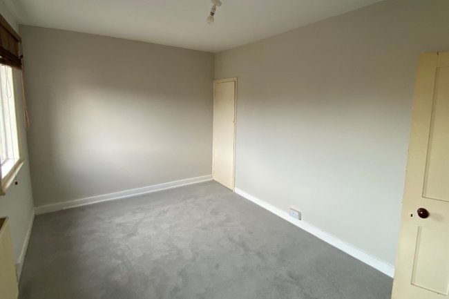 86 Lesbourne Road, Reigate, Surrey RH2 7JX 8